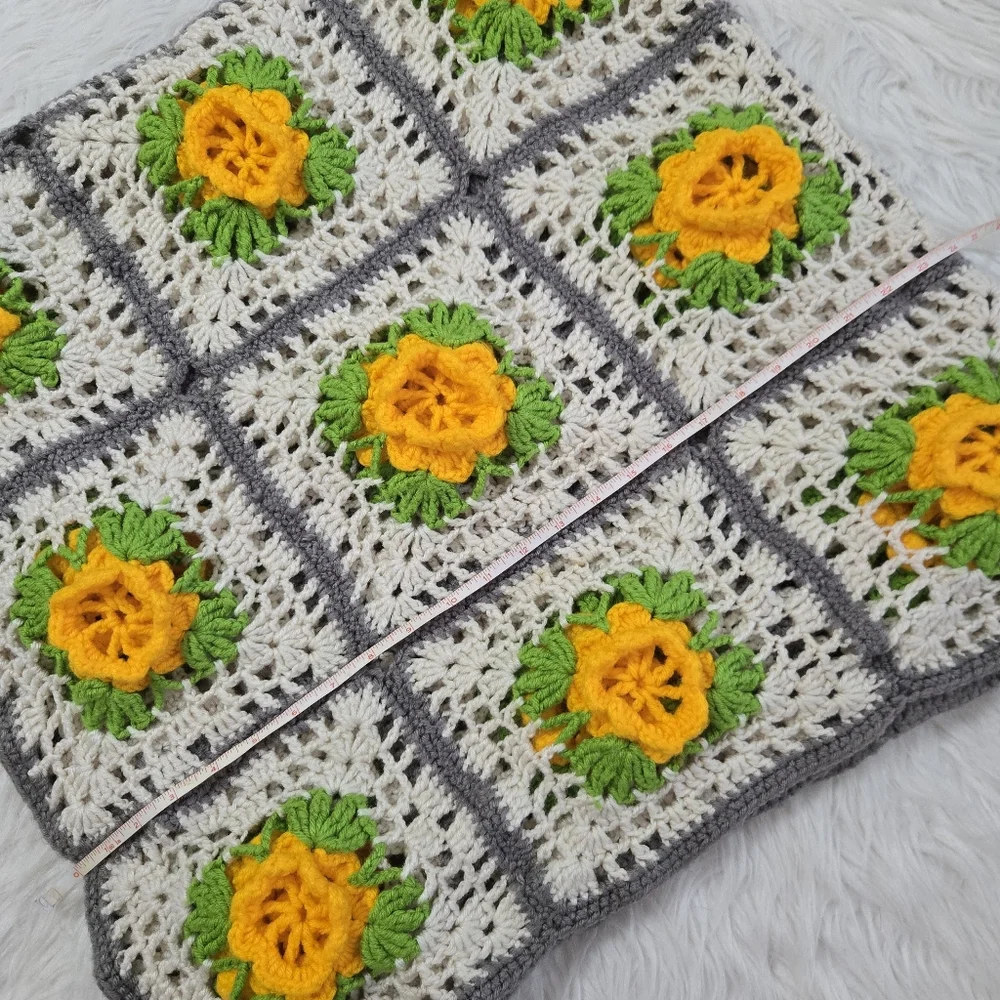 Handmade Crochet Granny Square Blanket‎ 3D Yellow Rose Floral Grey Cream 24x23